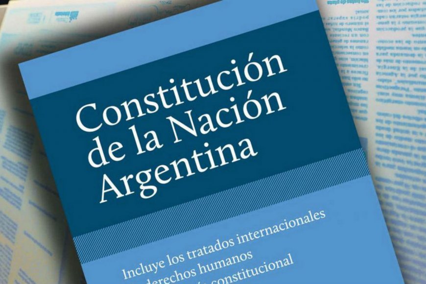 Derecho constitucional y administrativo, Julio